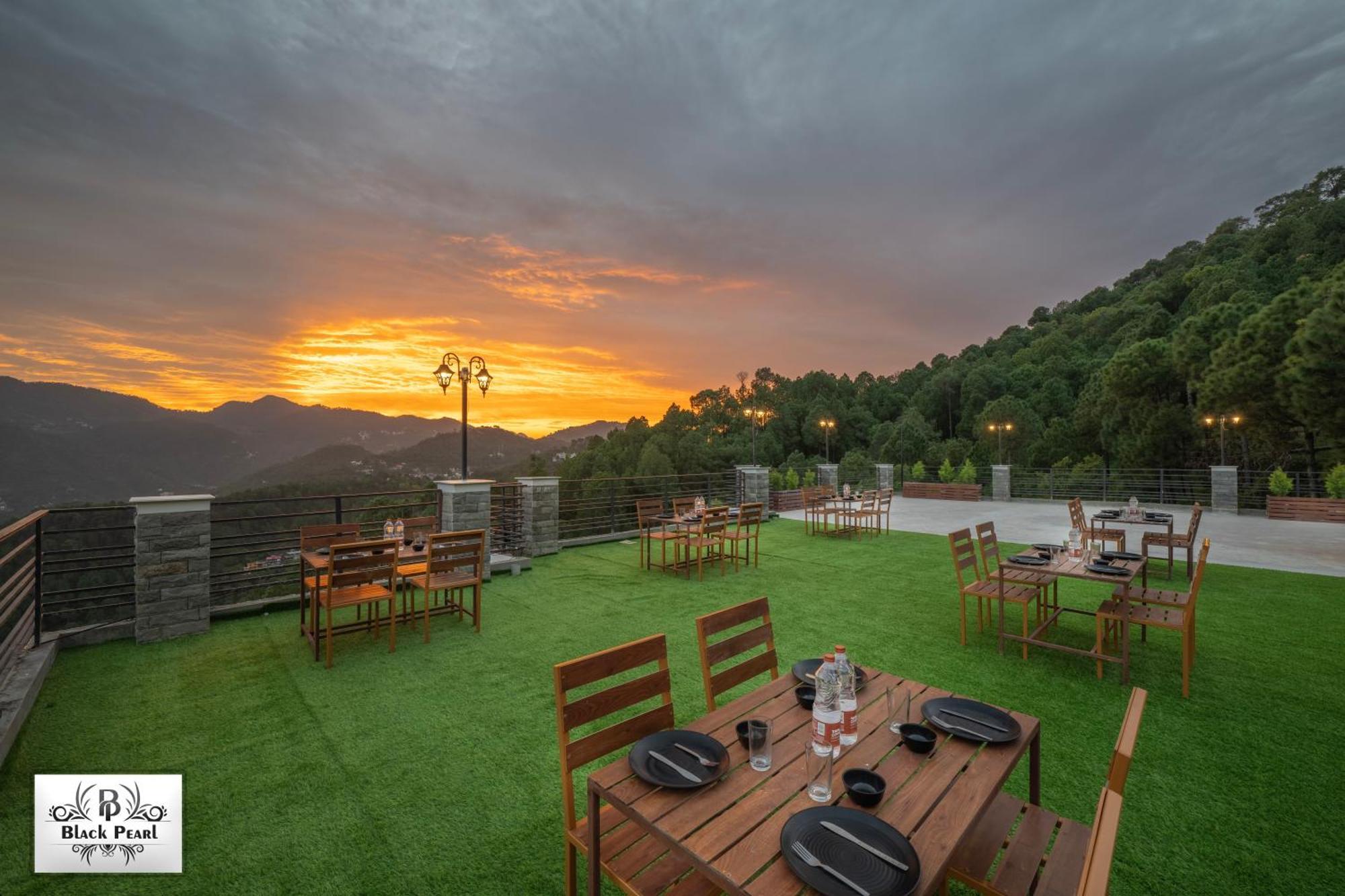 The Blackpearl Hillcrest Kasauli Eksteriør billede